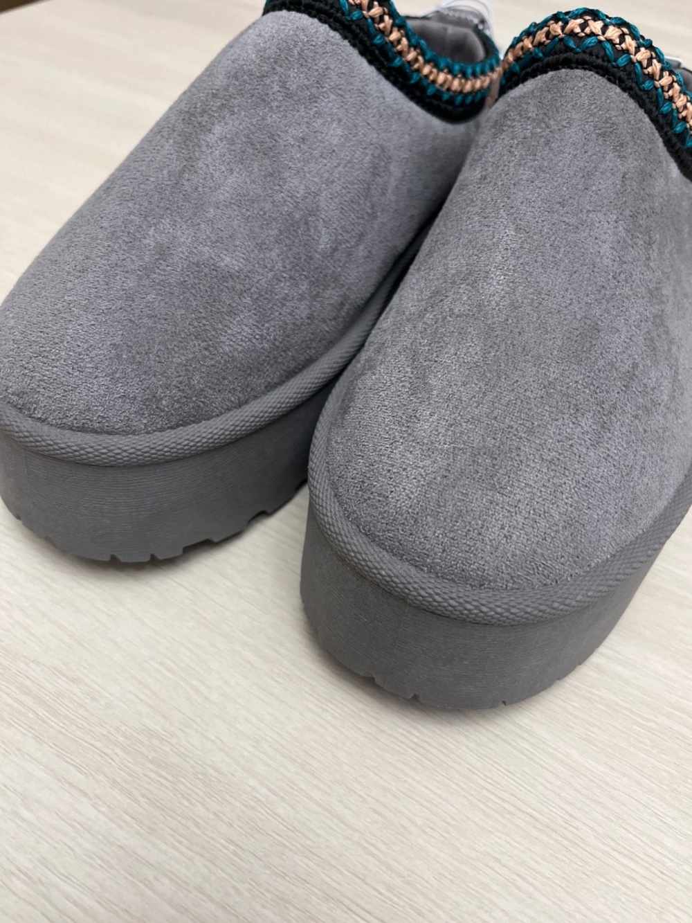 New Olivia & Kate Cozy Slippers - Picture 6 of 8